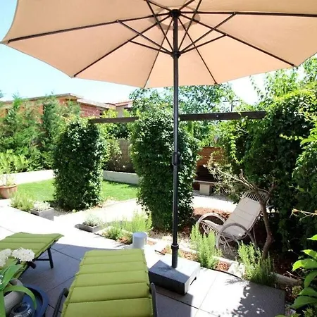 Ferienhaus Modern Holiday Carla With Garden