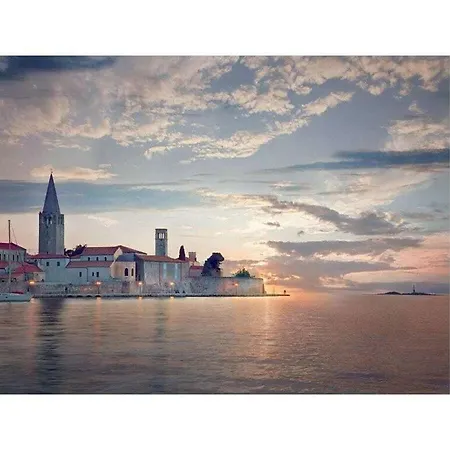 Modern Holiday Carla With Garden